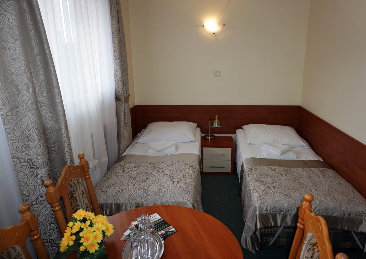 Pod Szczesliwa Gwiazda Hotel Cekanowo Ngoại thất bức ảnh